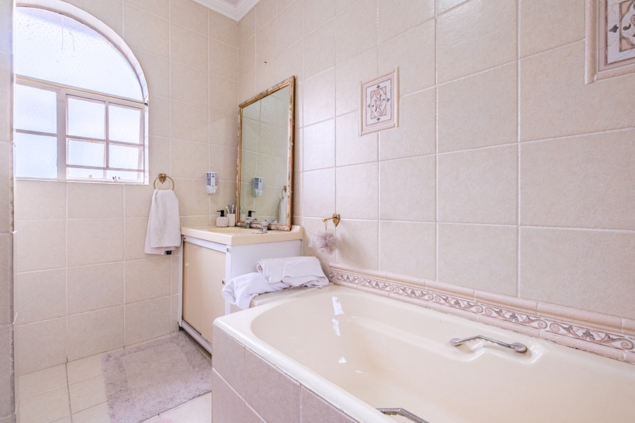 8 Bedroom Property for Sale in Parys Free State